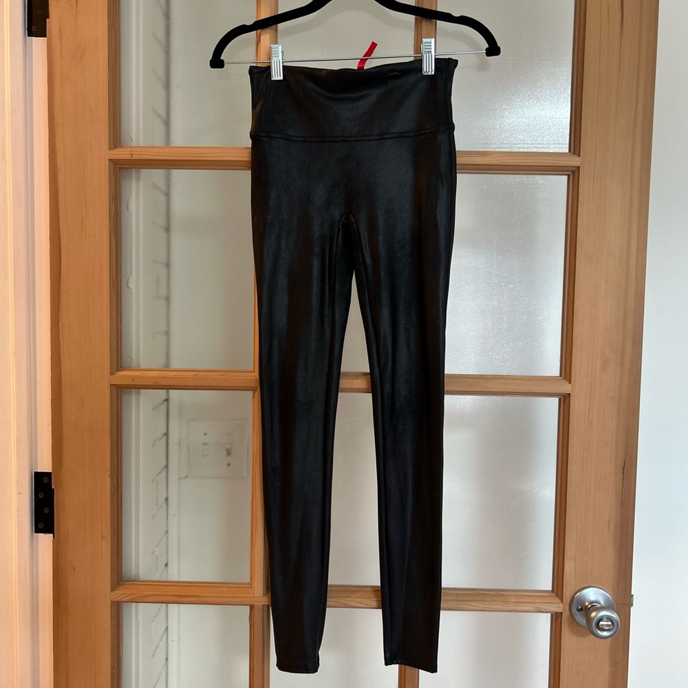 SPANX Faux leather leggings EXCELLENT CONDITION SIZE SMALL!